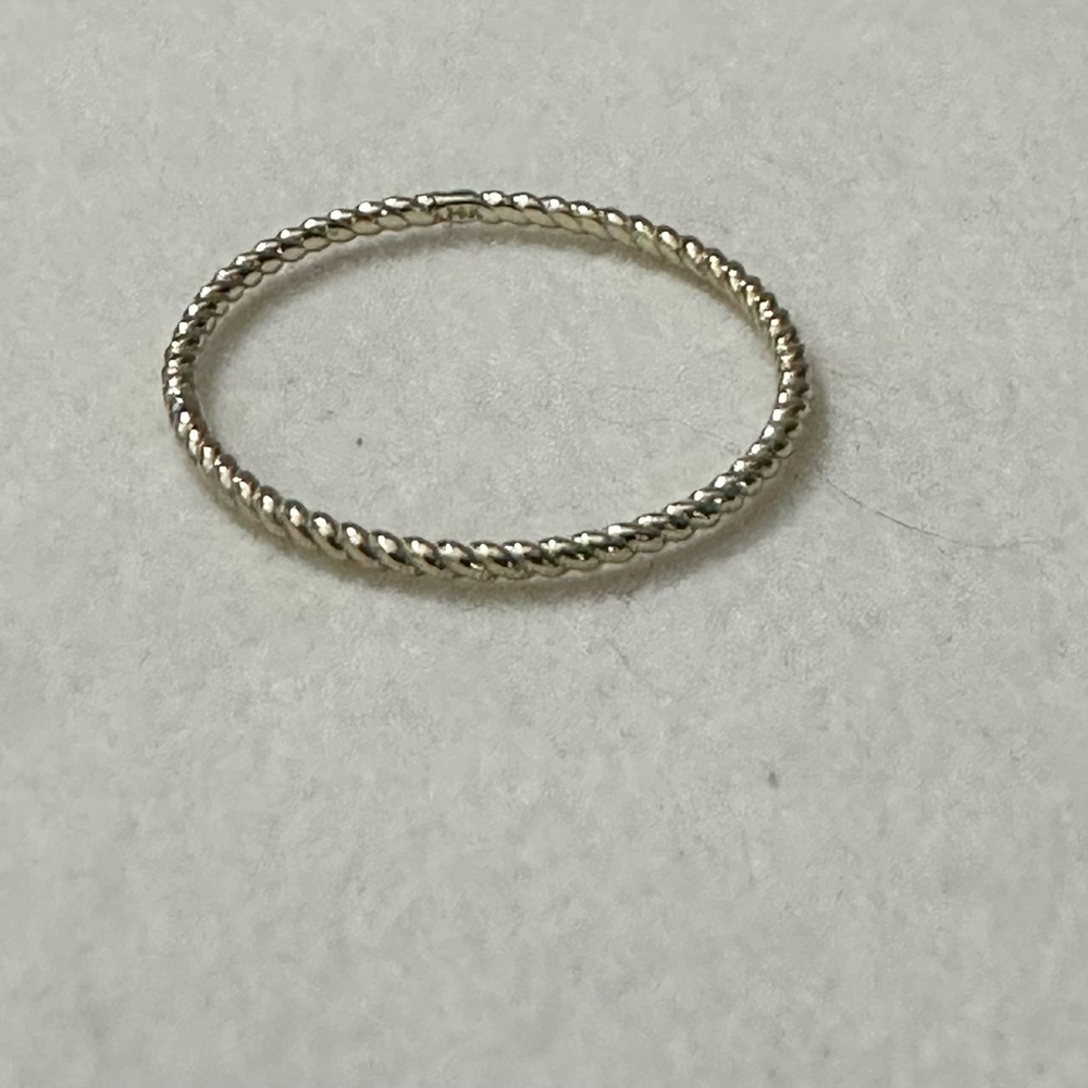 14KT Solid Gold Twisted Band New/Unworn - Picture 4 of 5